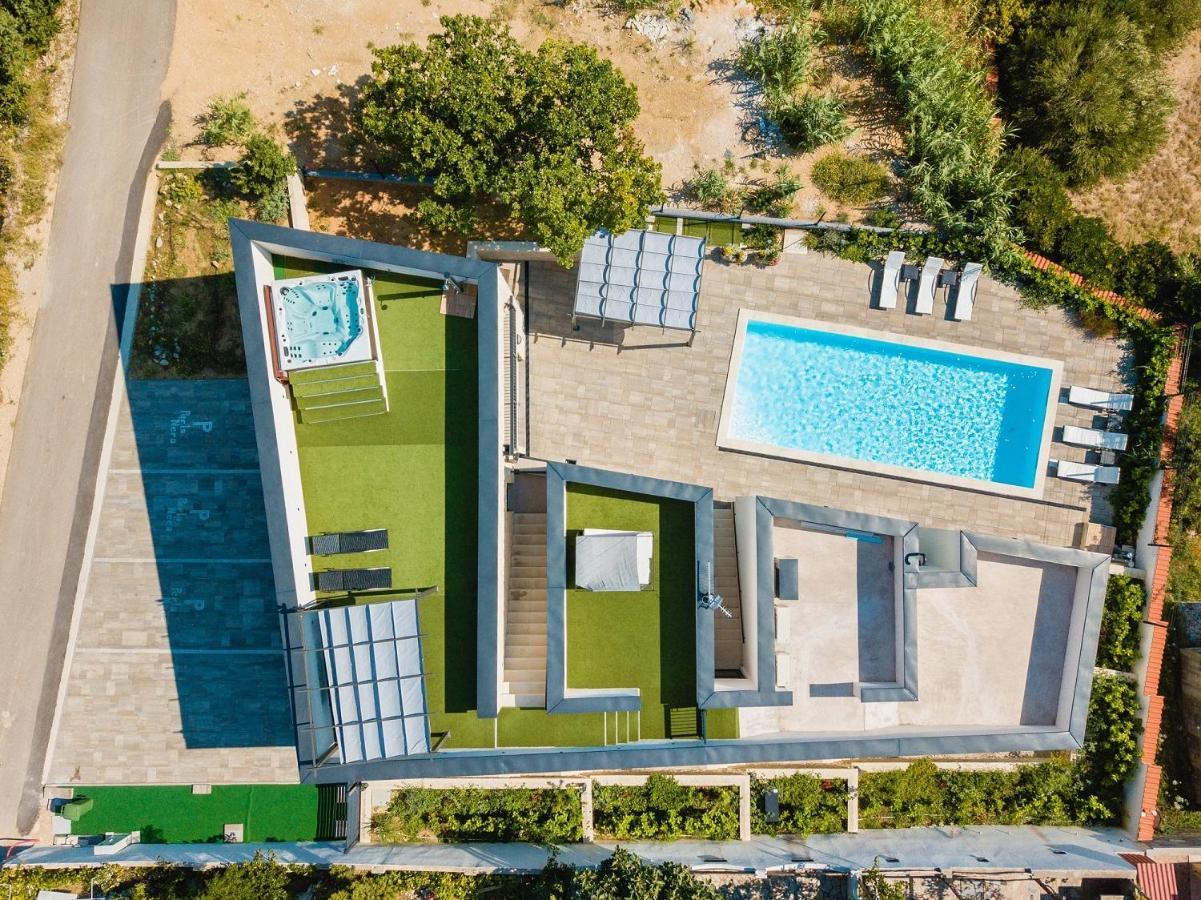 Perla Nera Heated Pool & Sauna Stan Trigraci Екстериор снимка